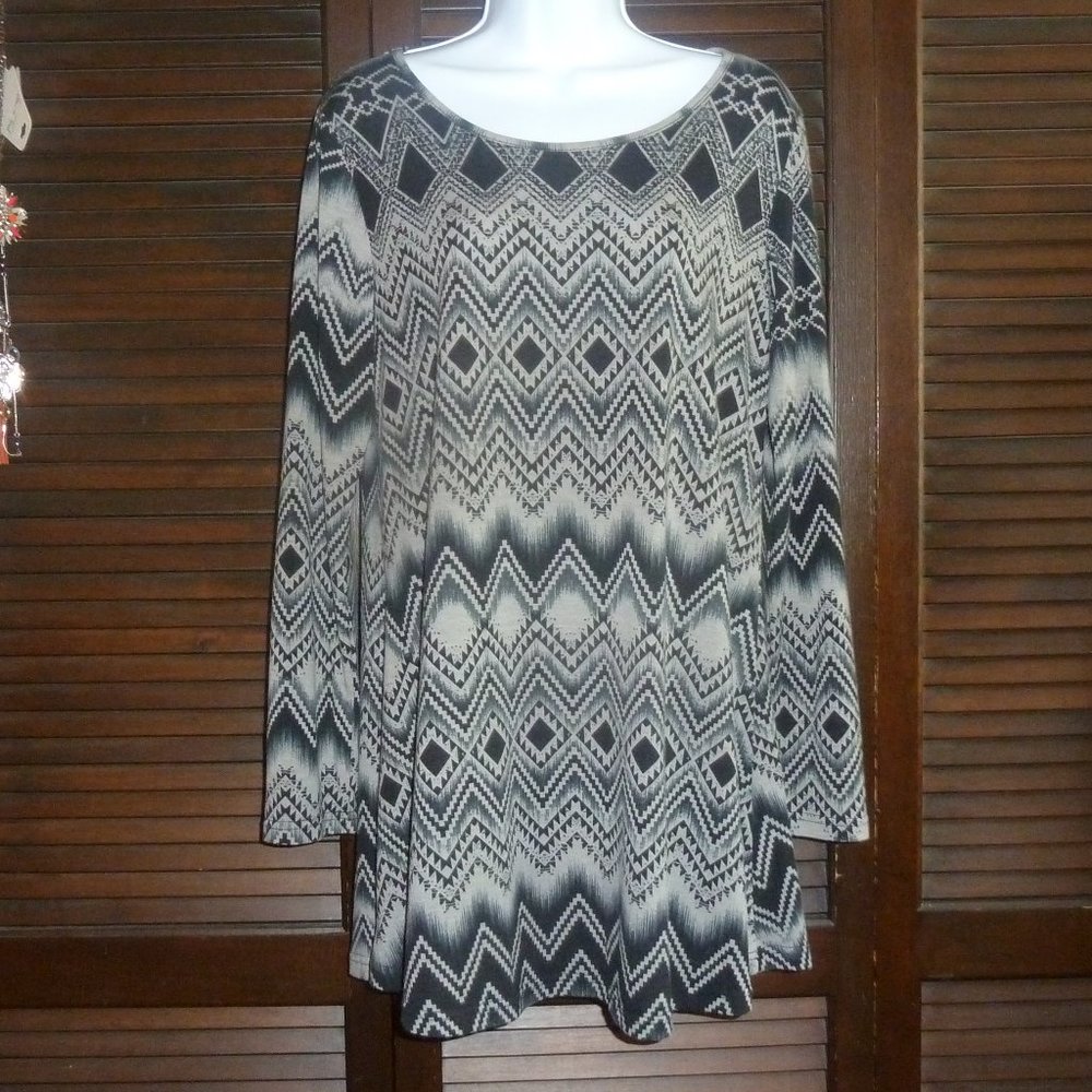 Gray & Black Geometric Long Sleeve Tunic, M, Nwt